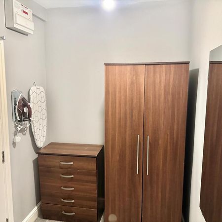 Modern En-Suite Rooms By Finsbury Park Station 8 Mins To King'S Cross By Tube London Kültér fotó